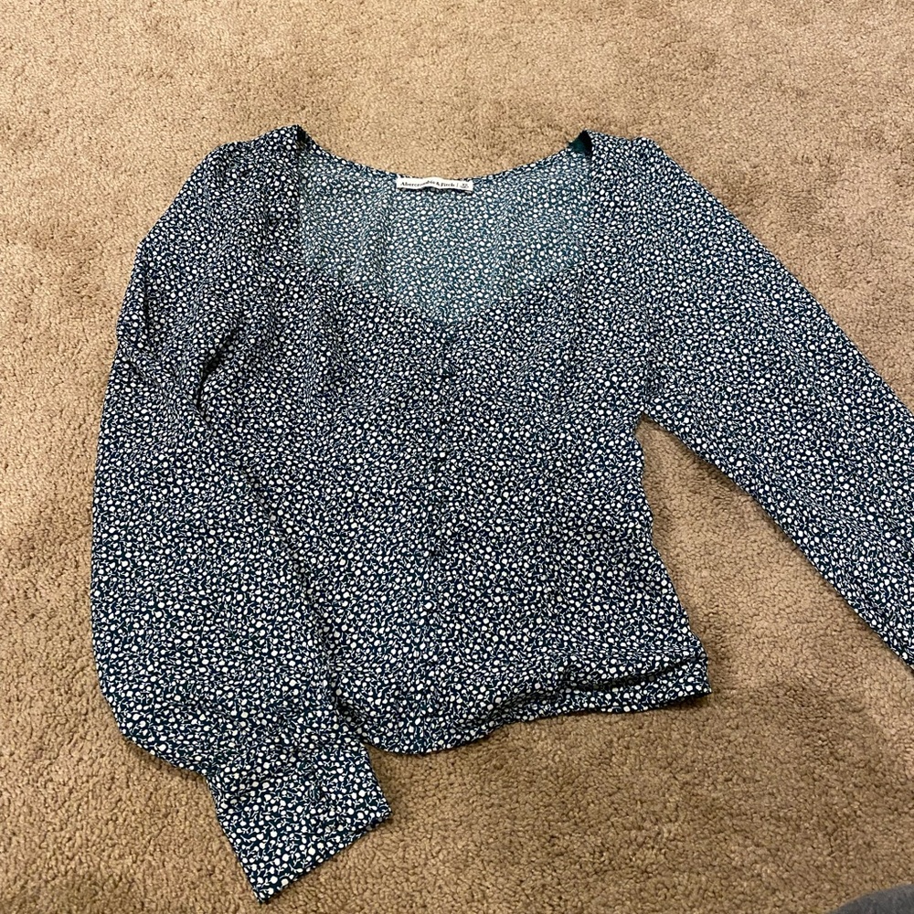 Abercrombie & Fitch Long Puff Sleeve Top